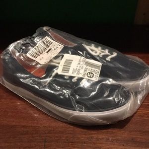 Lands End 6 teen boy Classic navy canvas sneak new